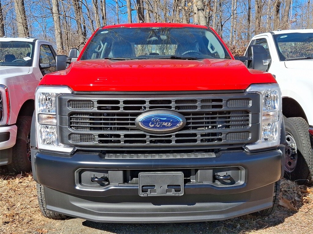 2024 Ford F-550 photo 2