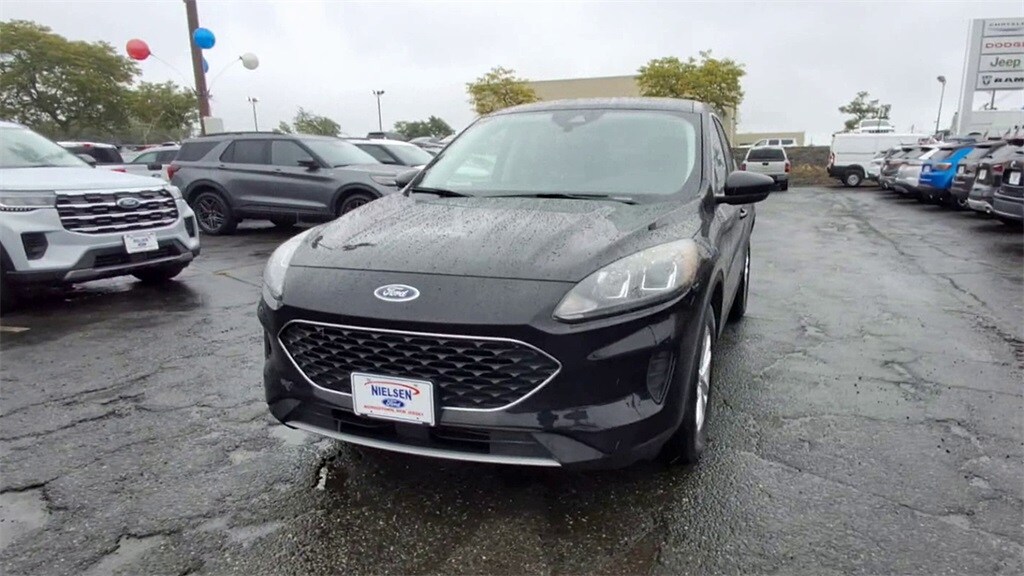 2022 Ford Escape SE photo 3