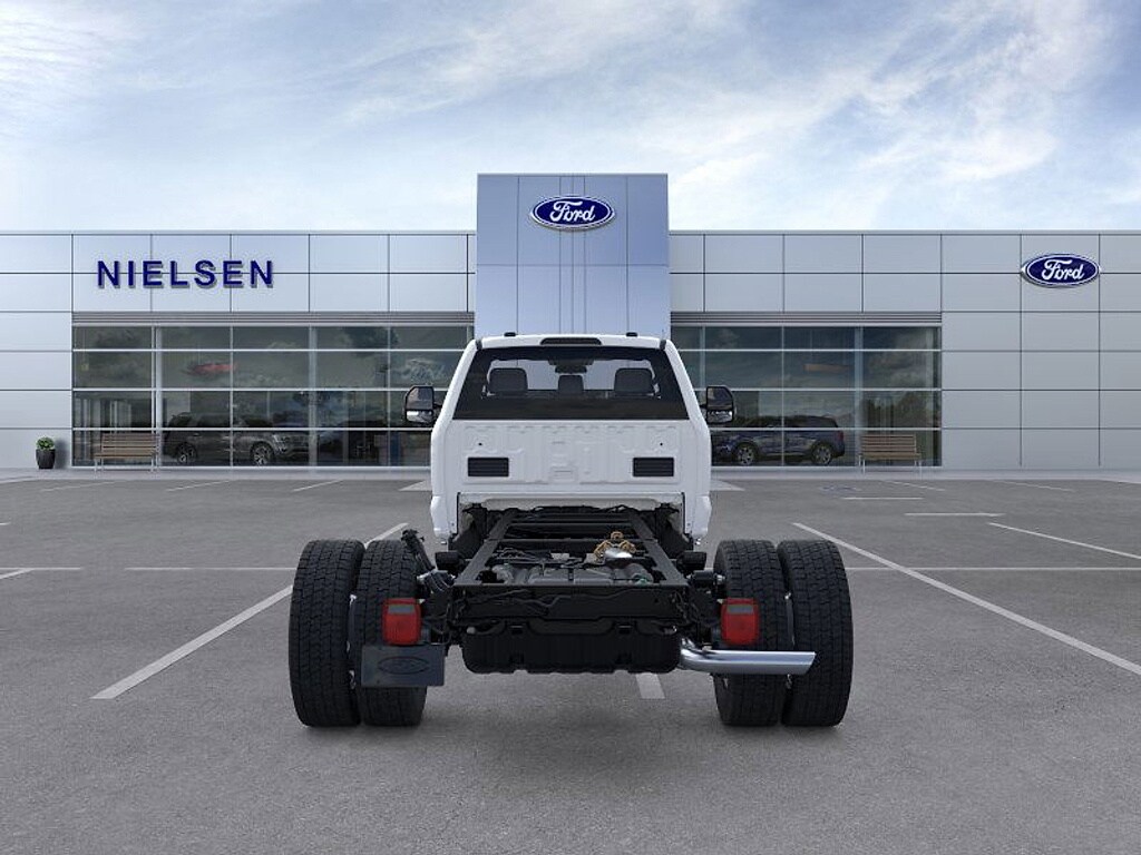 2025 Ford F-550 XL photo 4