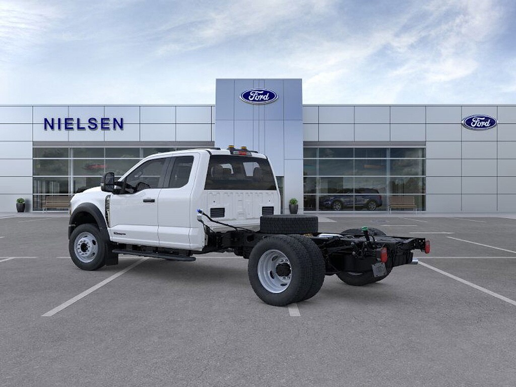 2025 Ford F-550 XL photo 3