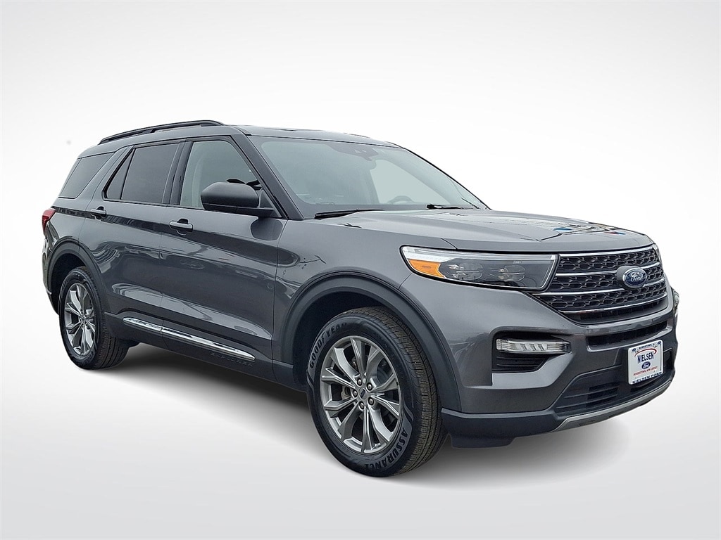 2022 Ford Explorer XLT photo 2