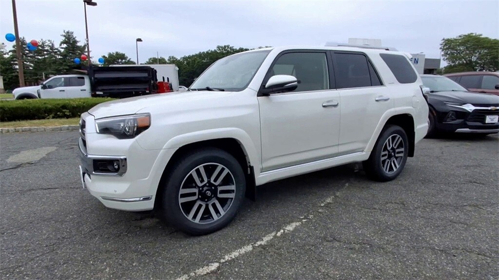 2022 Toyota 4Runner Limited photo 4