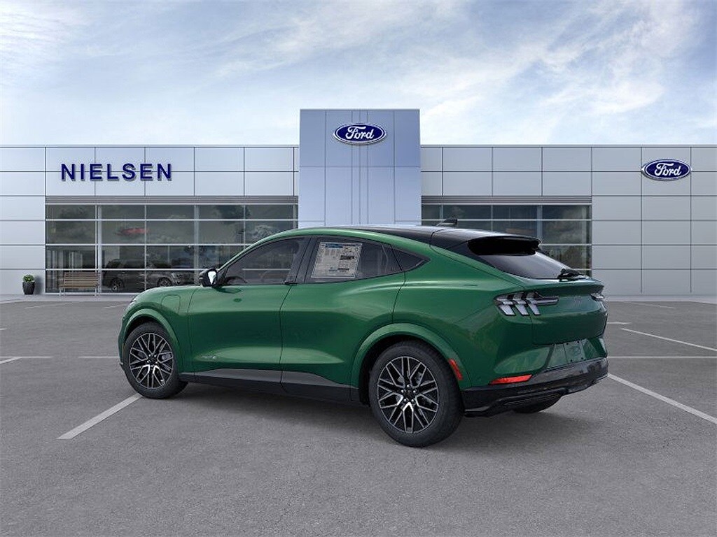 2025 Ford Mustang Mach-E Premium photo 4