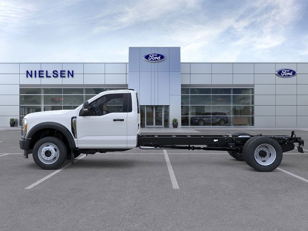 2025 Ford F-550 XL photo 2