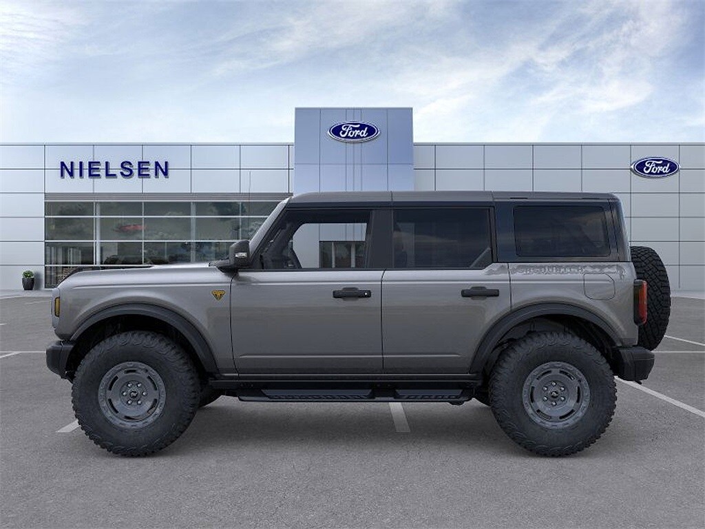 2025 Ford Bronco Badlands photo 3