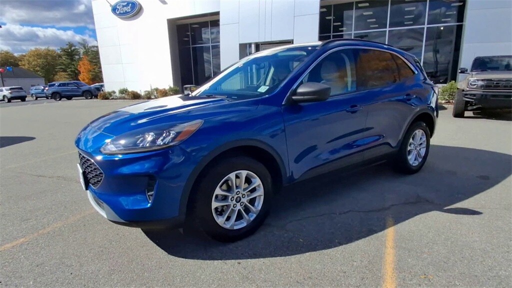 2022 Ford Escape Hybrid SE photo 4