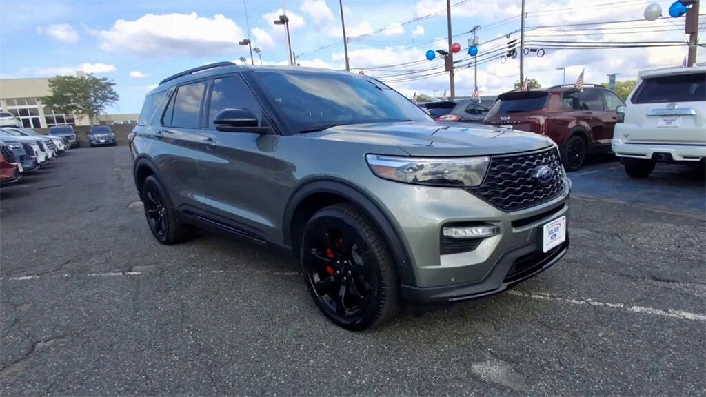 2020 Ford Explorer ST photo 2