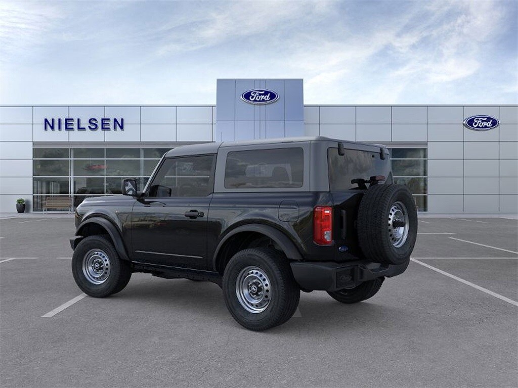 2025 Ford Bronco Base photo 4