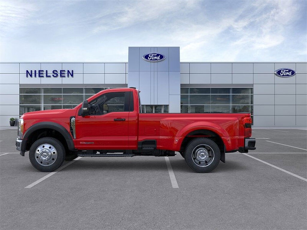 2025 Ford F-450 photo 3