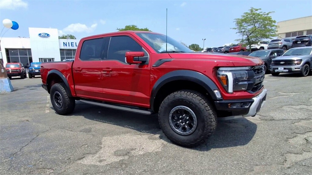 2024 Ford F-150 Raptor photo 2