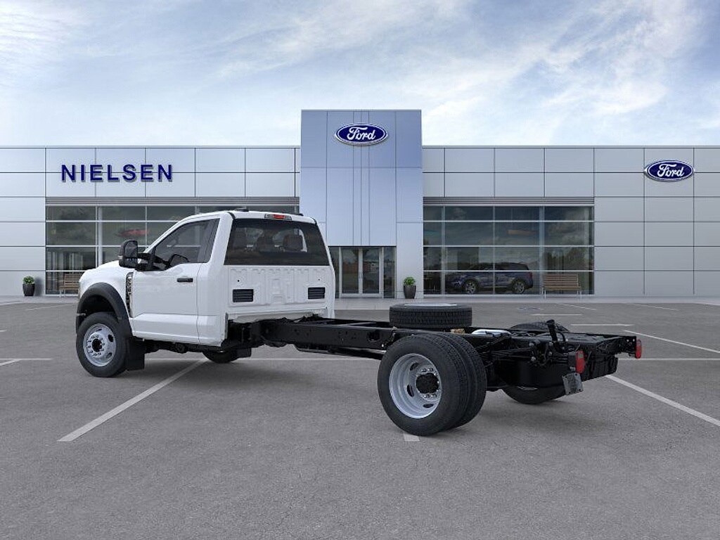 2026 Ford F-550 XLT photo 3