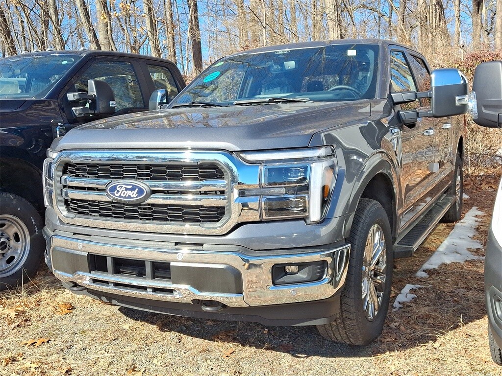 2025 Ford F-150 Lariat photo 3