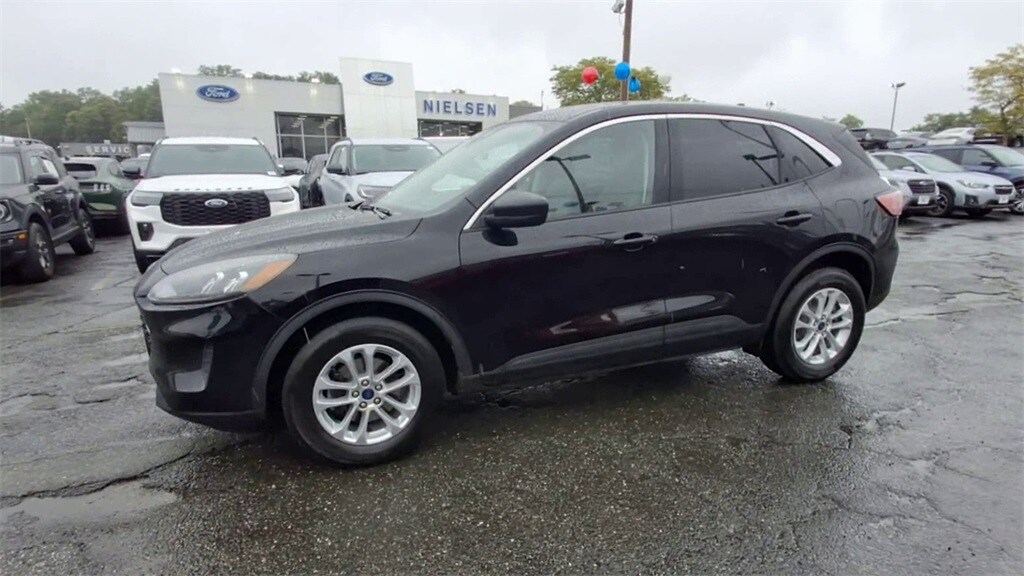 2022 Ford Escape SE photo 4
