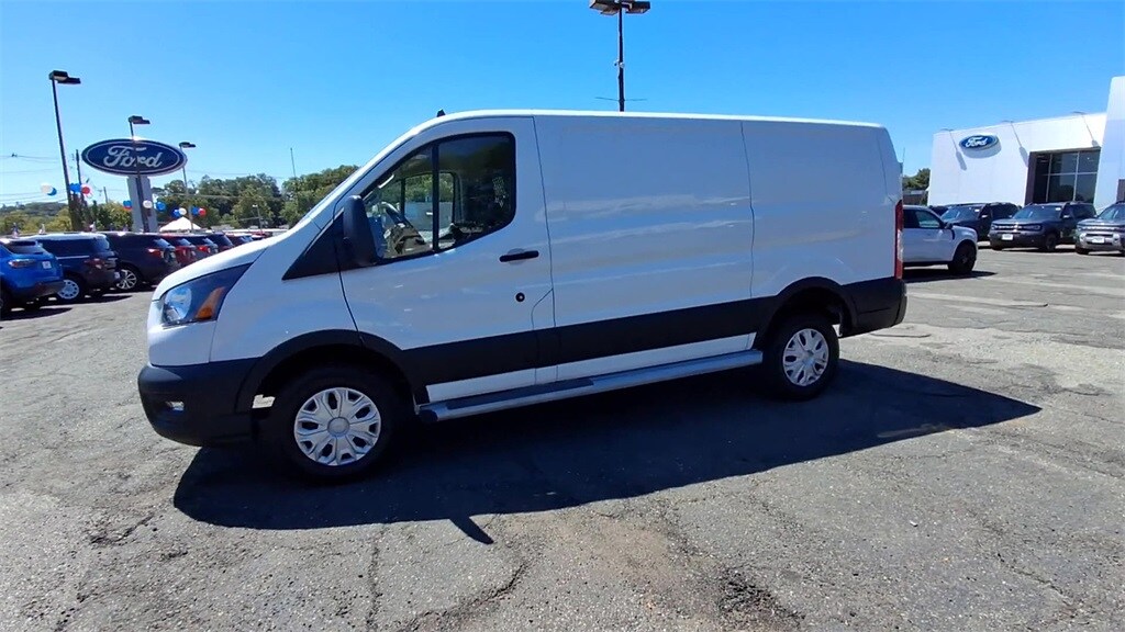 2023 Ford Transit photo 4