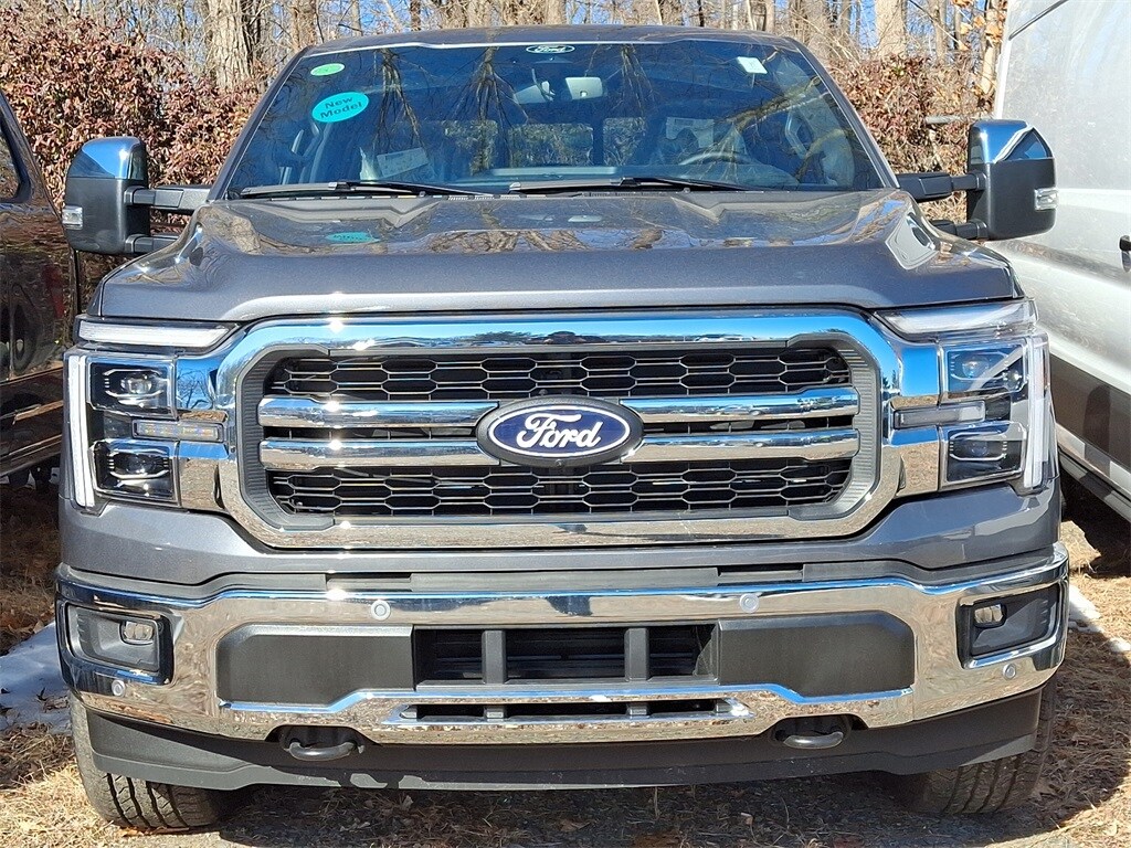 2025 Ford F-150 Lariat photo 2