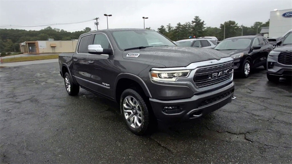 2022 Ram 1500 Limited photo 2