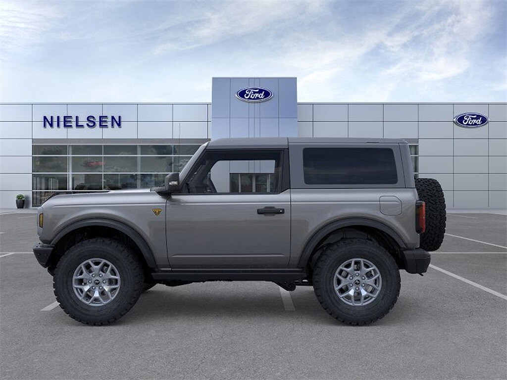 2025 Ford Bronco Badlands photo 2
