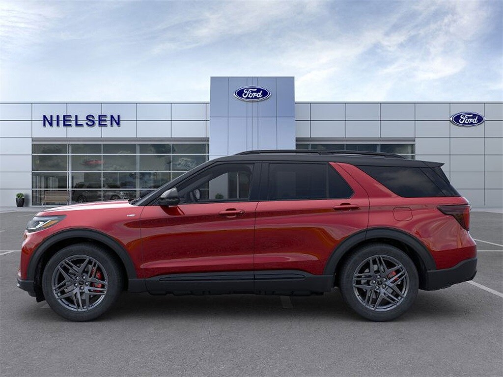 2025 Ford Explorer ST-Line photo 3