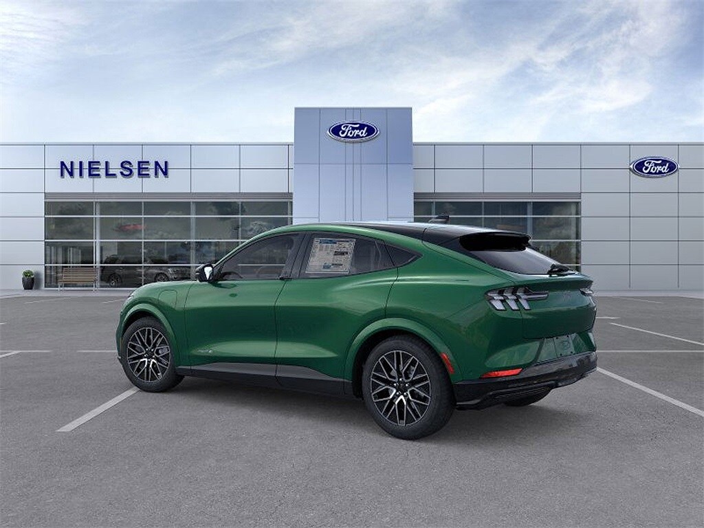 2025 Ford Mustang Mach-E Premium photo 4