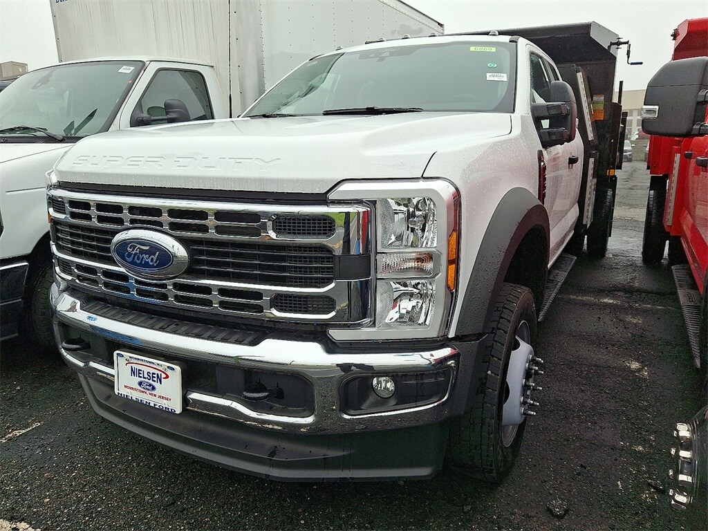 2024 Ford F-550 photo 3