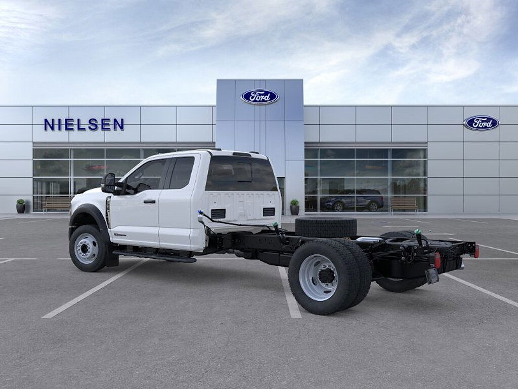 2025 Ford F-550 XL photo 4