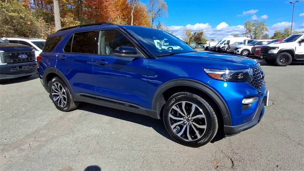 2020 Ford Explorer ST photo 2