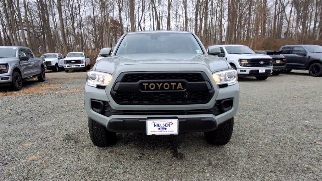 2023 Toyota Tacoma TRD Sport V6 photo 3