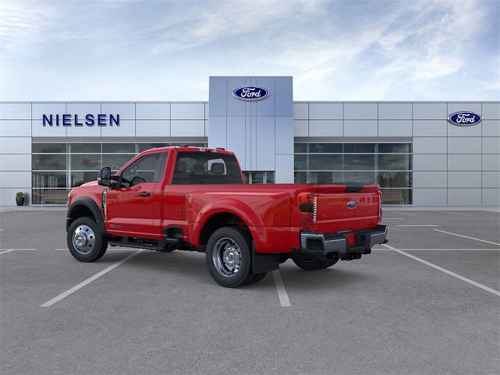2025 Ford F-450 photo 4