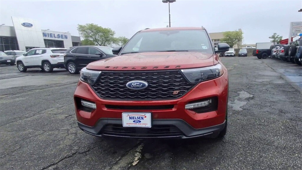 2021 Ford Explorer ST photo 3