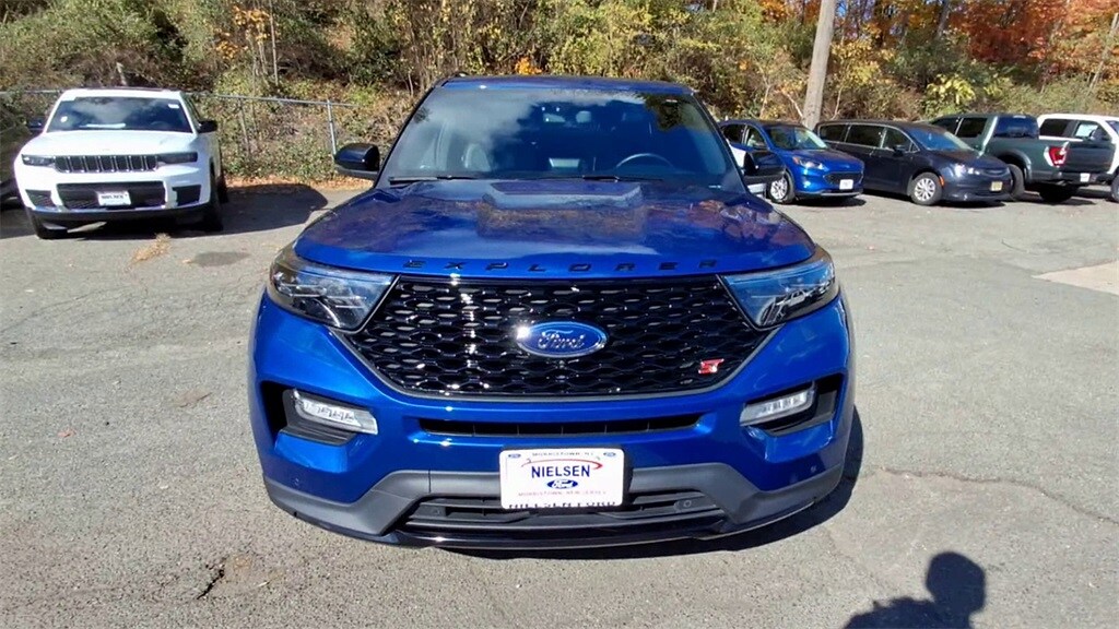 2020 Ford Explorer ST photo 3