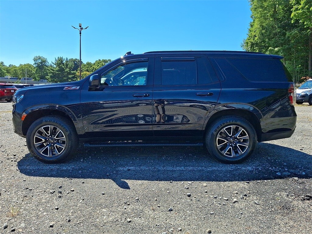 2021 Chevrolet Tahoe Z71 photo 2
