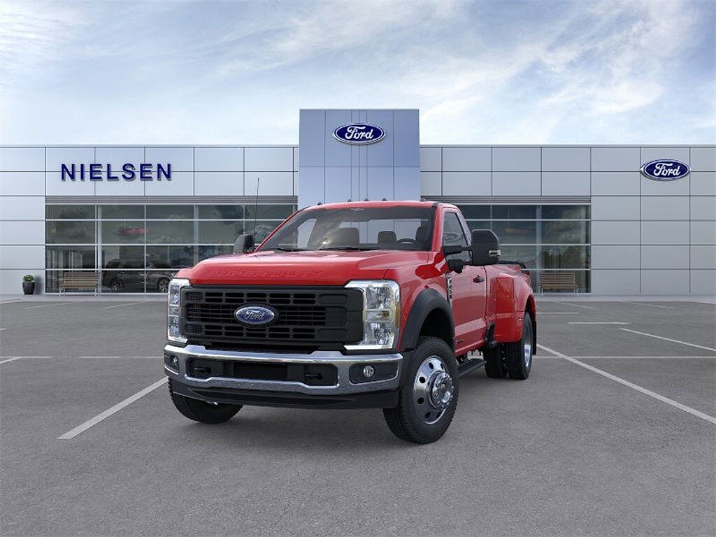 2025 Ford F-450 photo 2