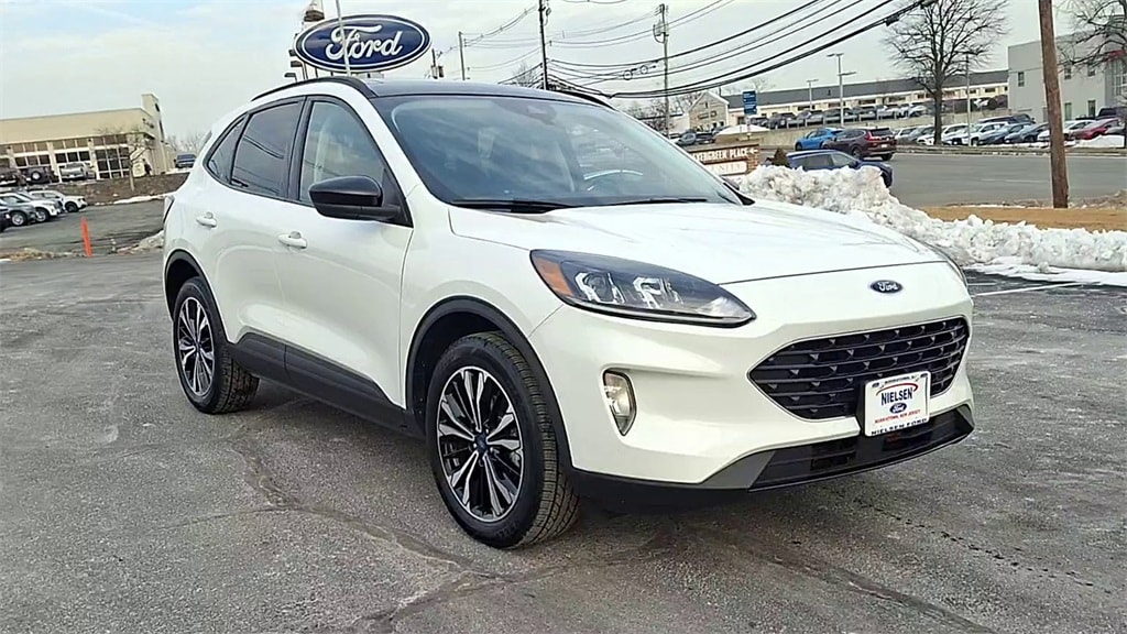 2022 Ford Escape SEL photo 3