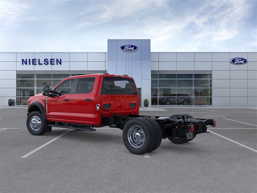 2025 Ford F-550 photo 4