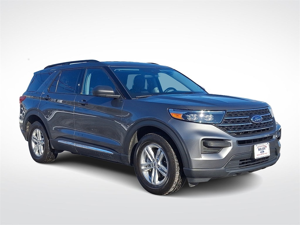 2023 Ford Explorer XLT photo 2