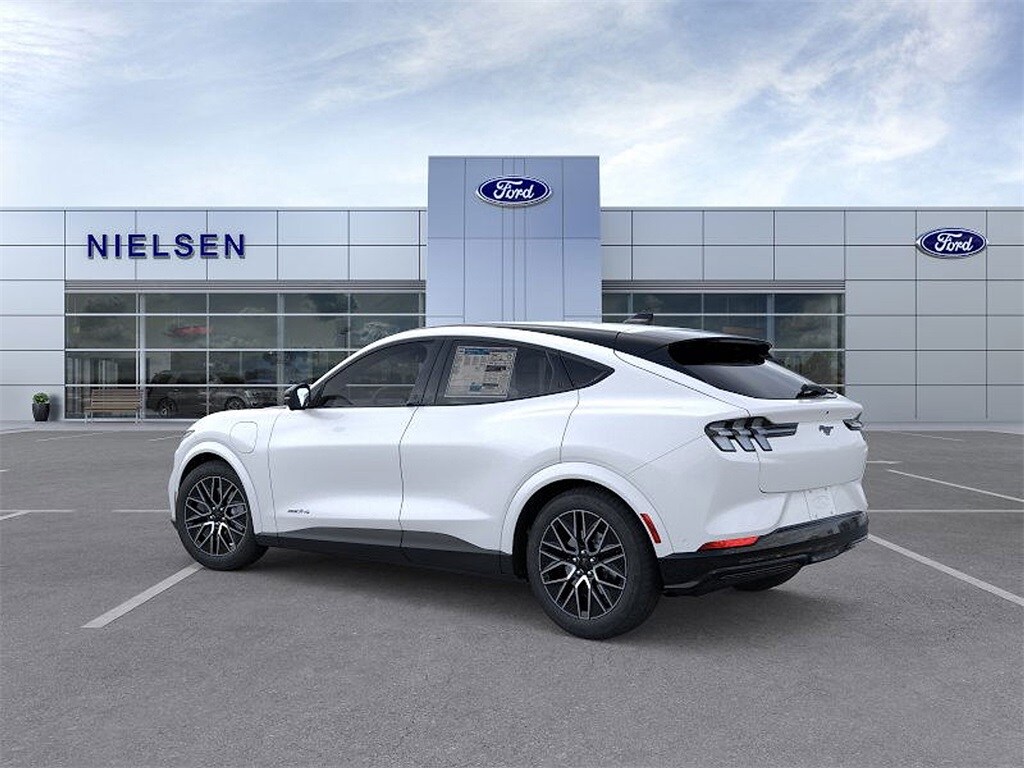 2025 Ford Mustang Mach-E Premium photo 4