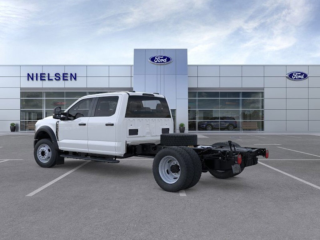 2025 Ford F-550 XL photo 4