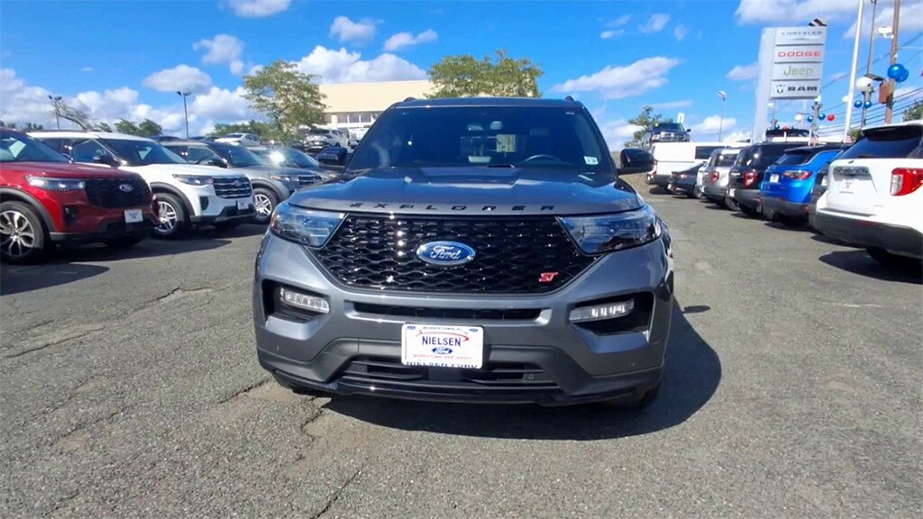 2024 Ford Explorer ST photo 3