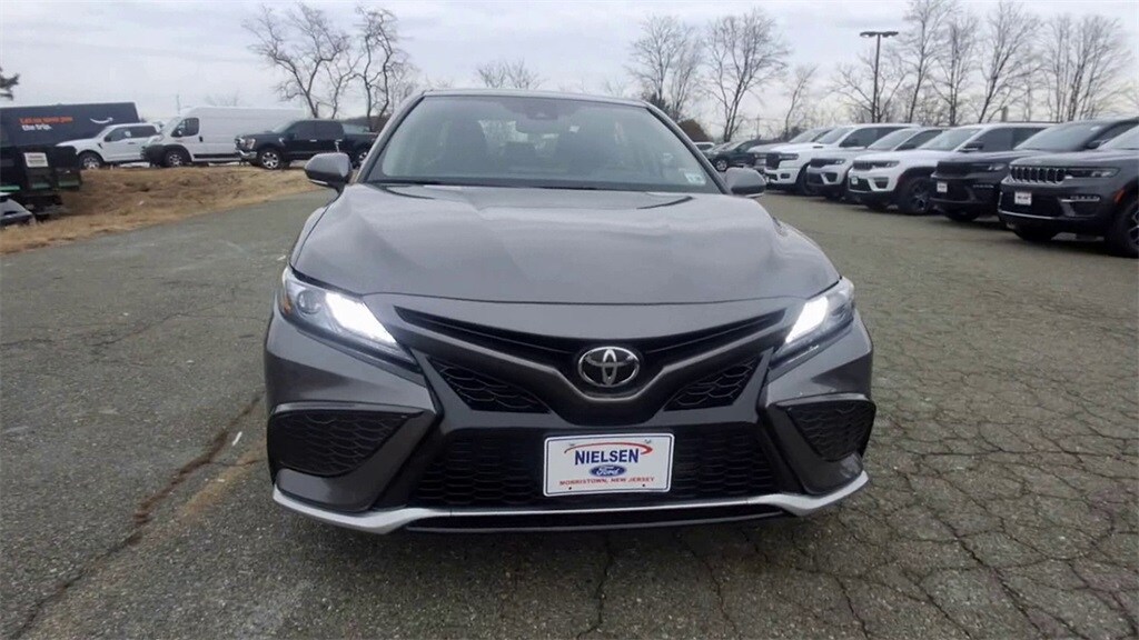 2021 Toyota Camry XSE photo 3