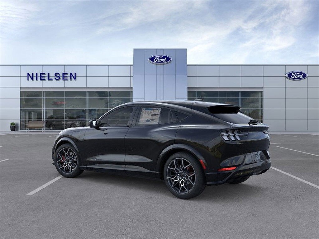 2025 Ford Mustang Mach-E GT photo 4