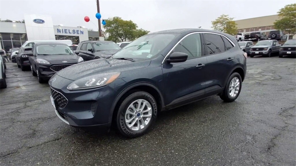 2022 Ford Escape SE photo 4