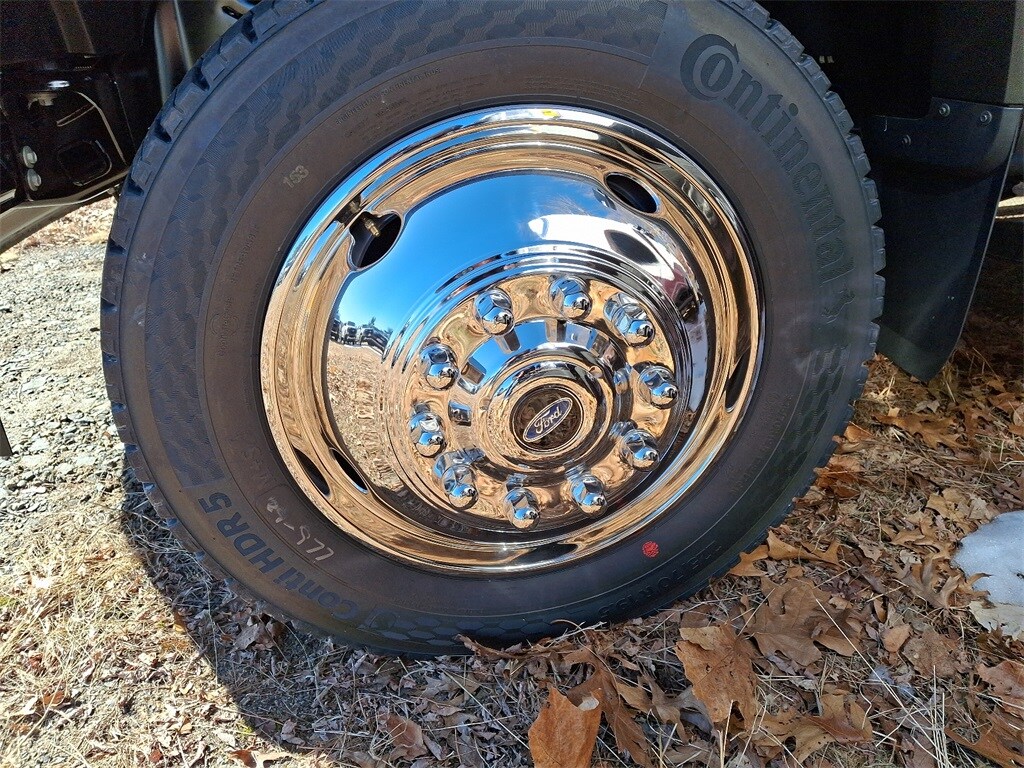 2024 Ford F-550 photo 4