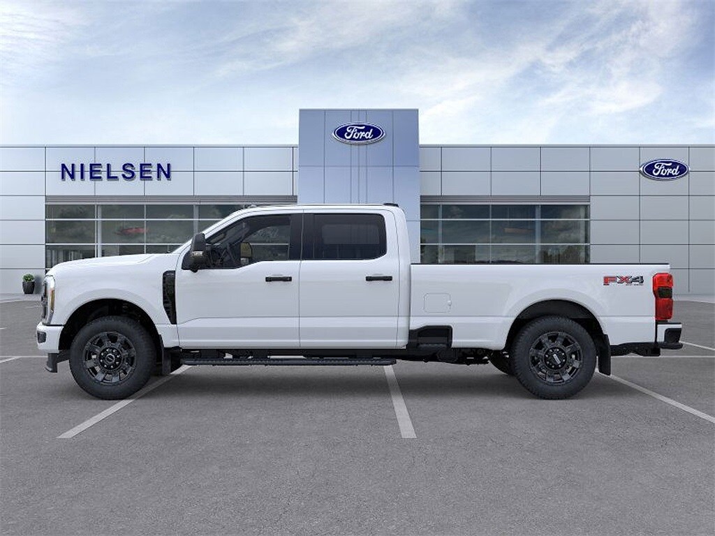 2026 Ford F-350 photo 3
