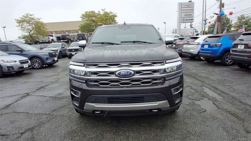 2023 Ford Expedition Platinum photo 2