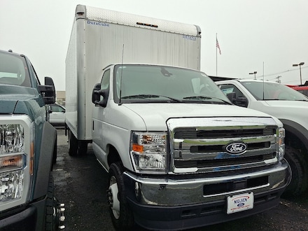 2026 Ford E-Series Cutaway E-350 DRW 176 WB Cab/Chassis