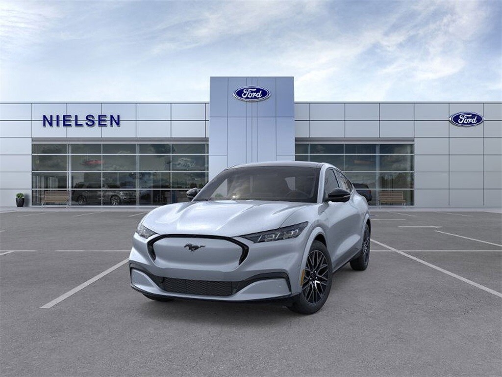 2025 Ford Mustang Mach-E Premium photo 2