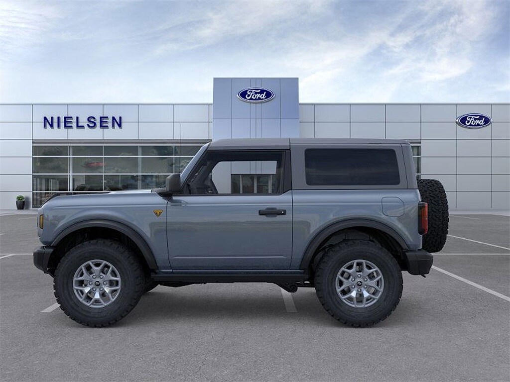 2025 Ford Bronco Badlands photo 2