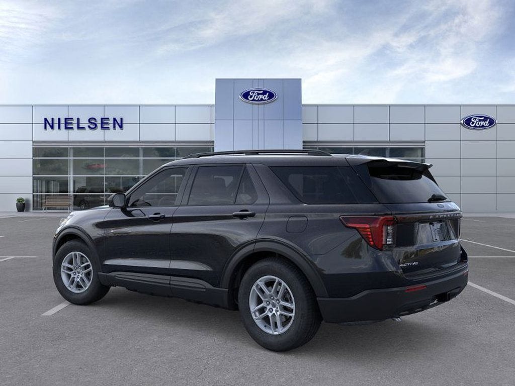 2026 Ford Explorer photo 3