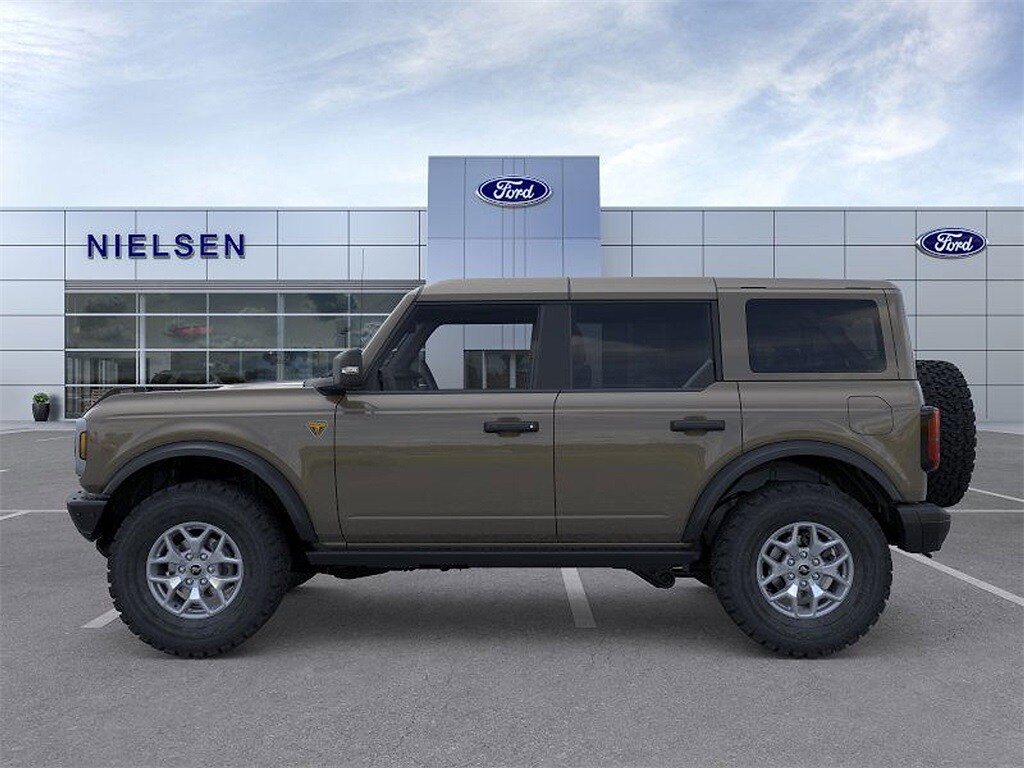 2025 Ford Bronco Badlands photo 3