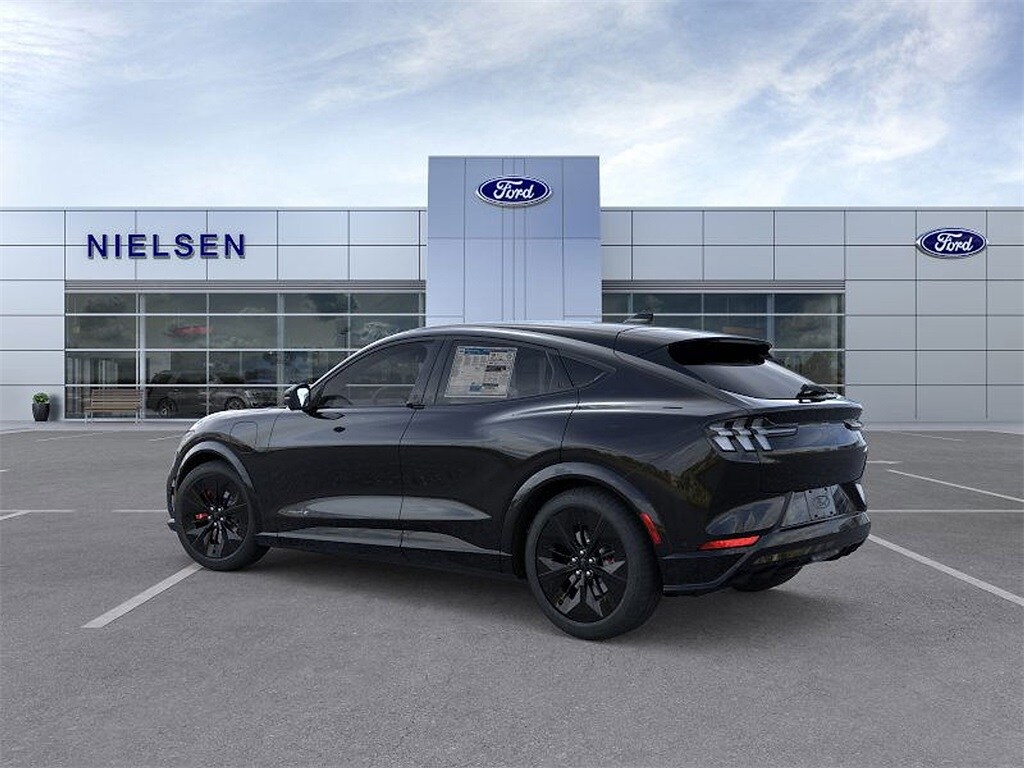 2025 Ford Mustang Mach-E GT photo 4